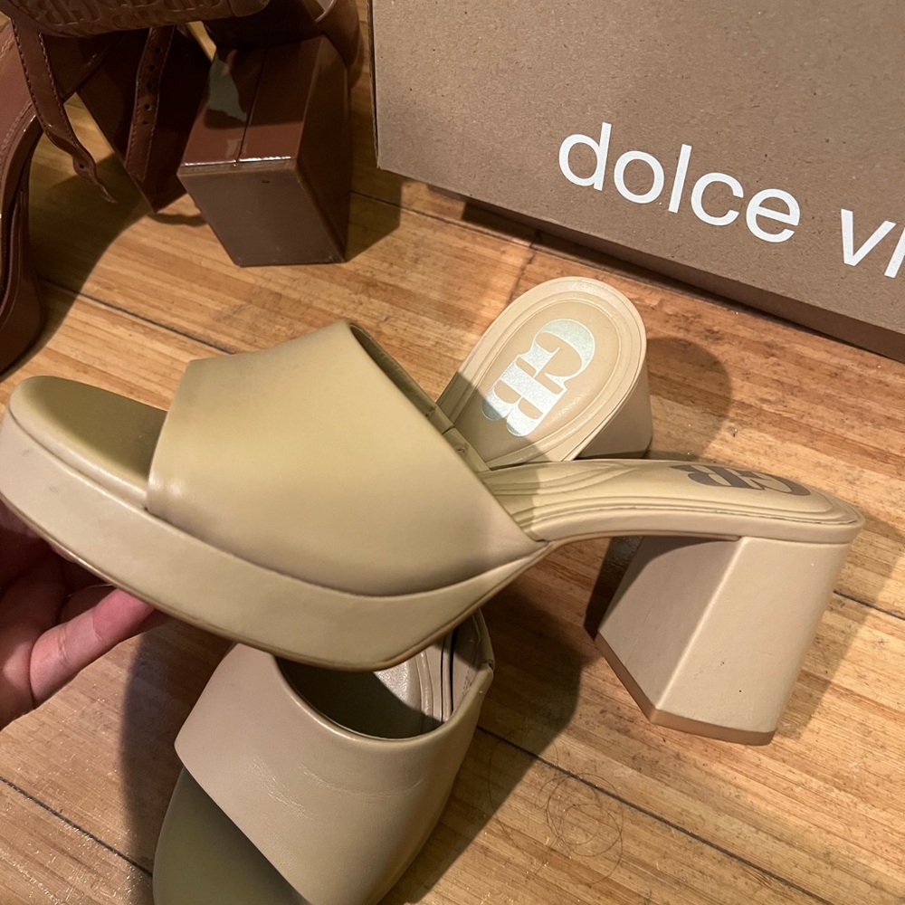 Dolce Vita Women's Tan Block Heel Sandals